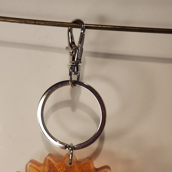5 1/2” Handmade Resin Glitter Sunflower Keychain - Picture 3 of 6